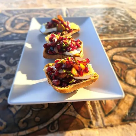 Isolina Boutique - Adults Recommended 4*