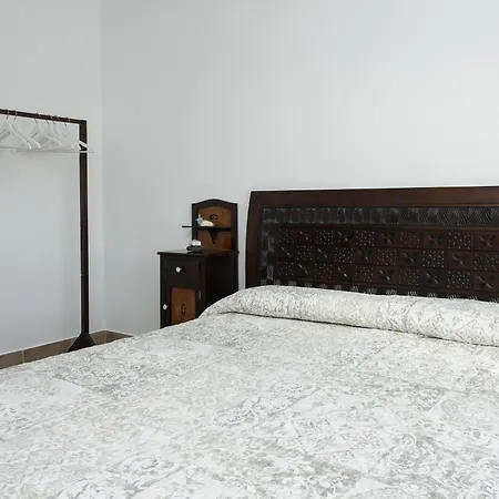 Isolina Boutique - Adults Recommended Mácher