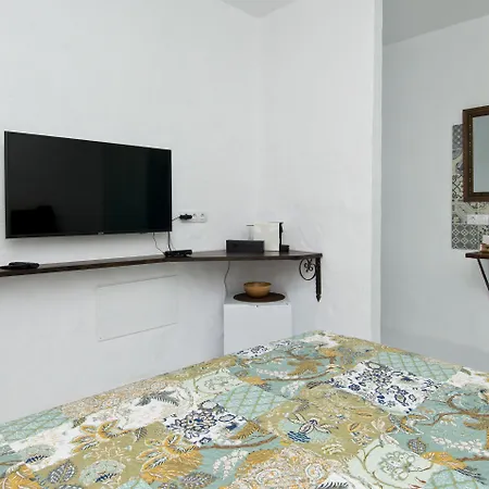 Isolina Boutique - Adults Recommended 4* Mácher