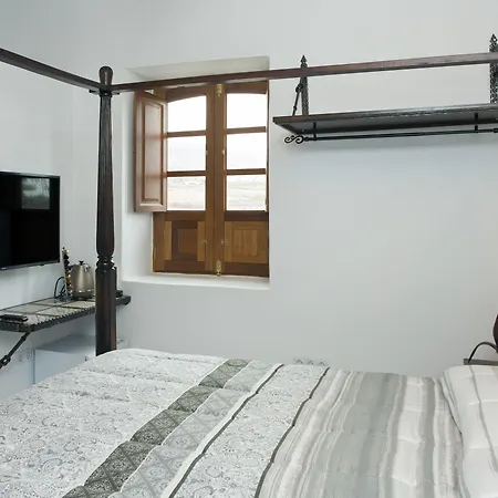 Isolina Boutique - Adults Recommended