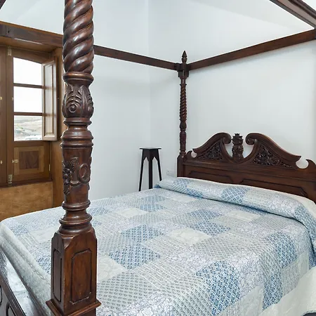 Isolina Boutique - Adults Recommended 4*