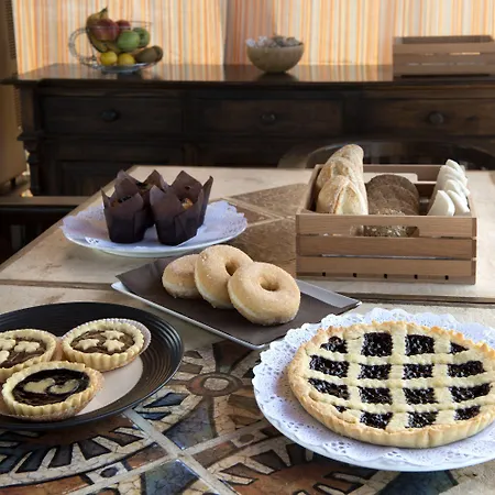 Isolina Boutique - Adults Recommended 4* Mácher