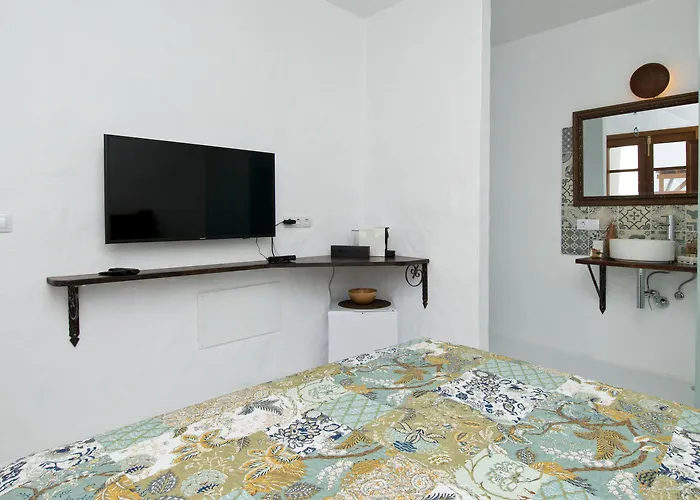 Isolina Boutique - Adults Recommended 4* Mácher