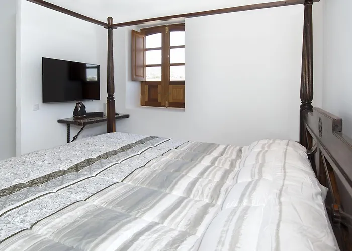 Isolina Boutique - Adults Recommended Otel Mácher