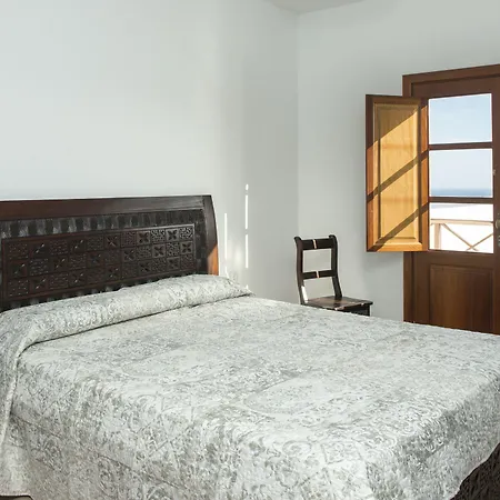 Isolina Boutique - Adults Recommended 4*