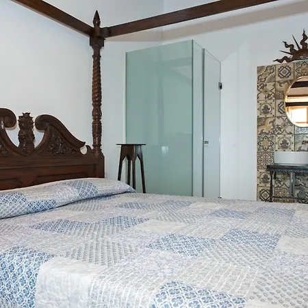 Isolina Boutique - Adults Recommended 4* Macher