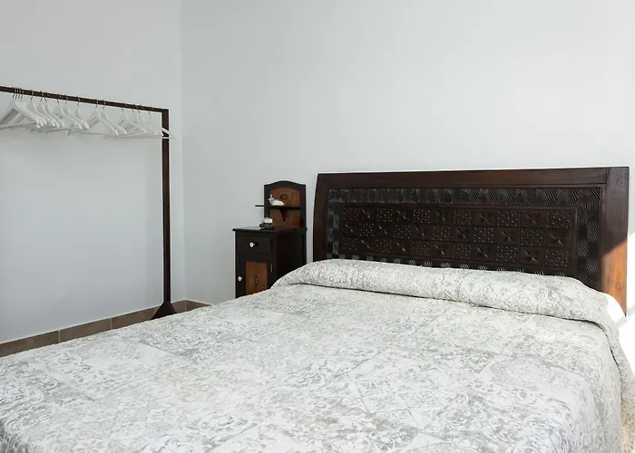 Isolina Boutique - Adults Recommended Macher