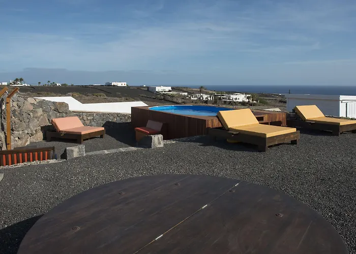 Isolina Boutique - Adults Recommended